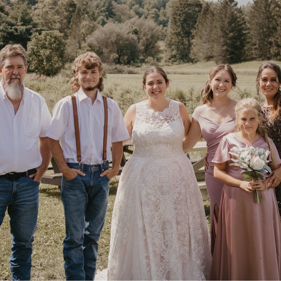 Meet your Posher, Brittany - Picture 2 of 4